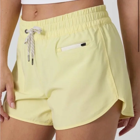 Vuori Clementine 2.0 Shorts 4" Sunlight Small - Picture 2 of 13